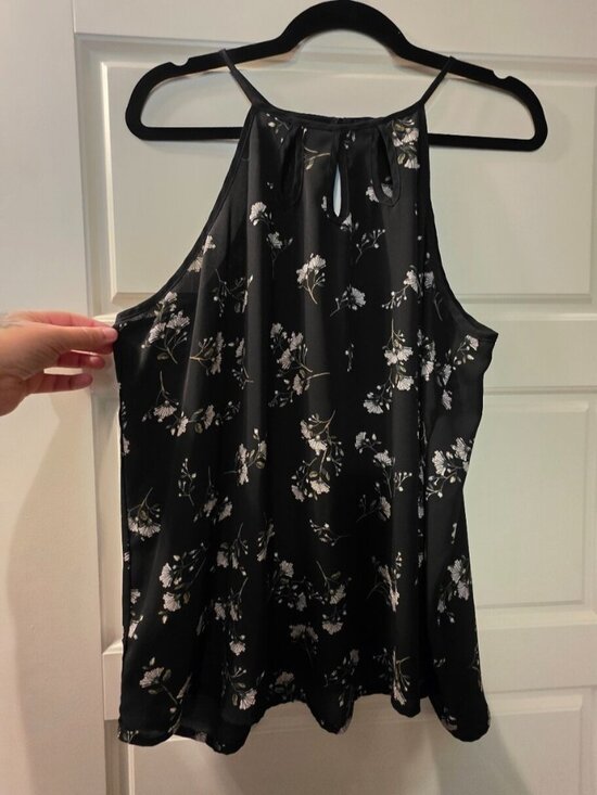 Tops - XL Black Floral Tank Top